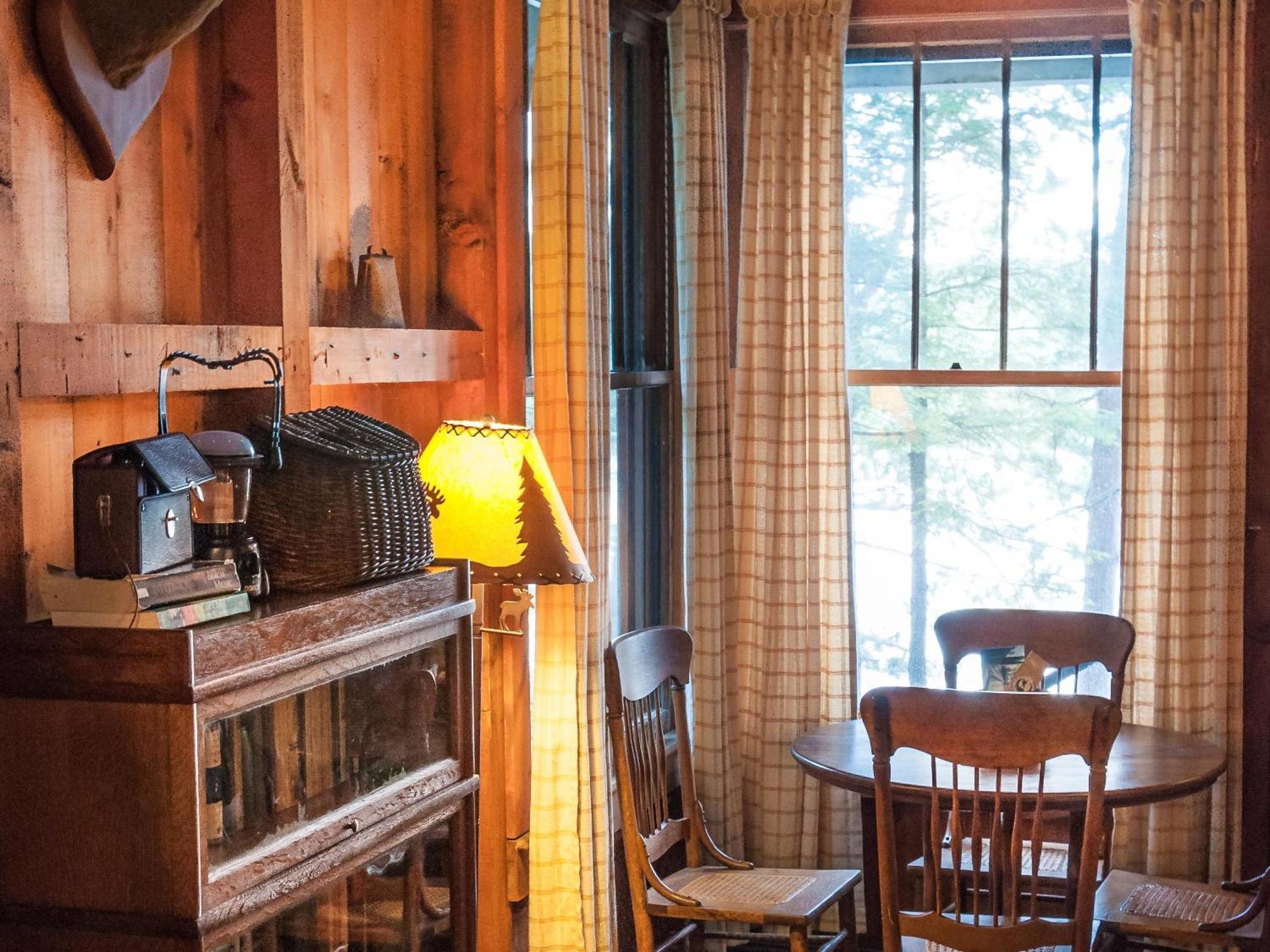 White Pine Camp Hotel Paul Smiths Phòng bức ảnh